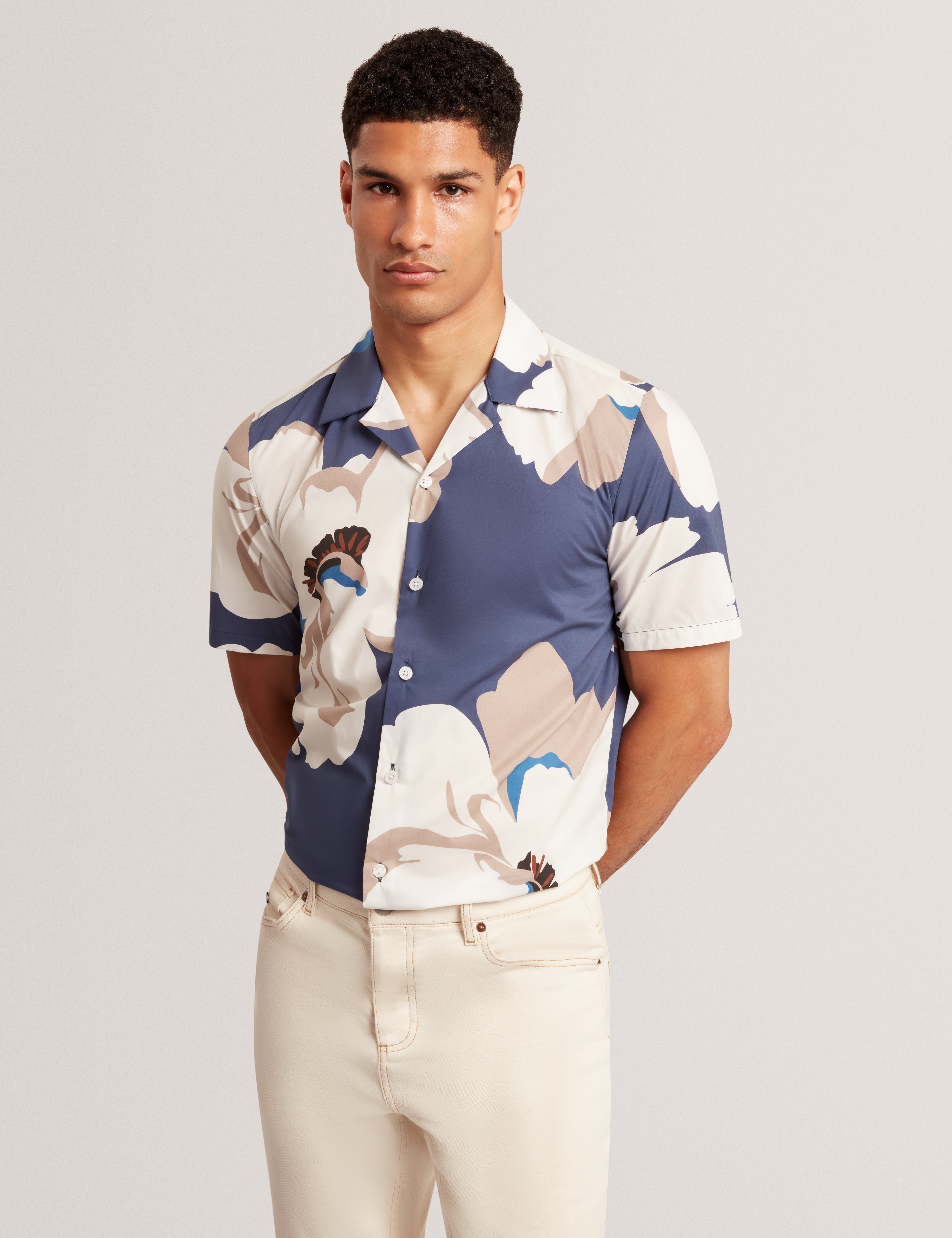 Hebbden Short Sleeve Relaxed Floral Shirt Dk-Green
