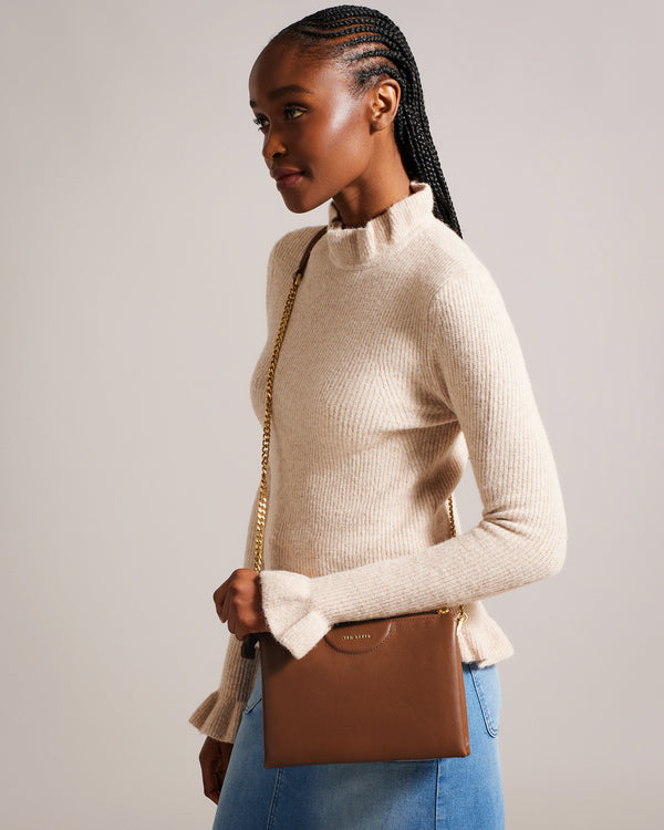 ESILLE | BROWN