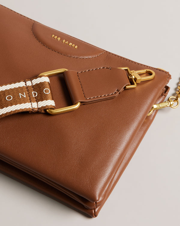 ESILLE | BROWN