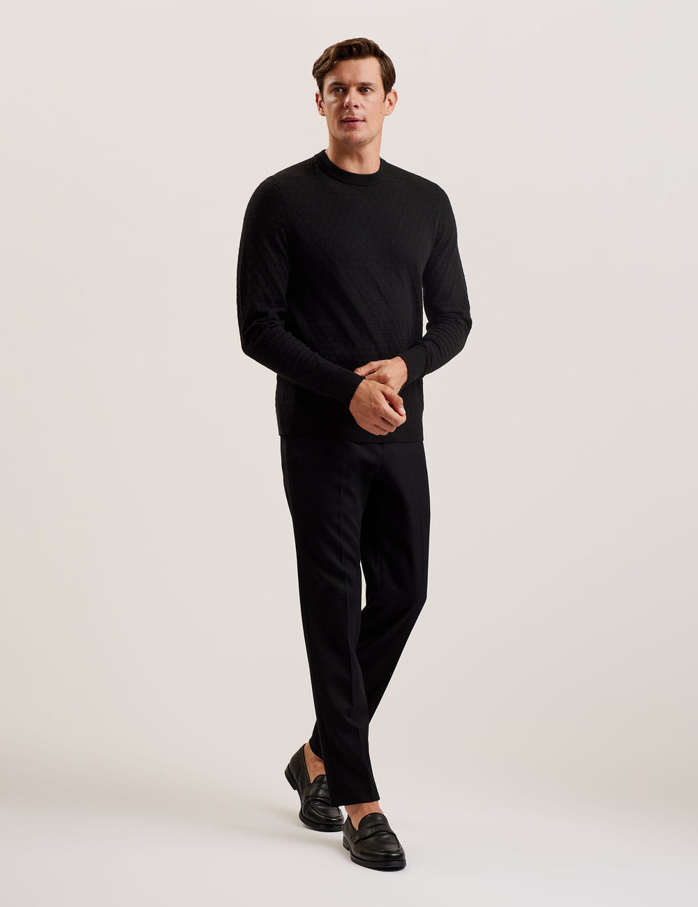 LOUNG | BLACK