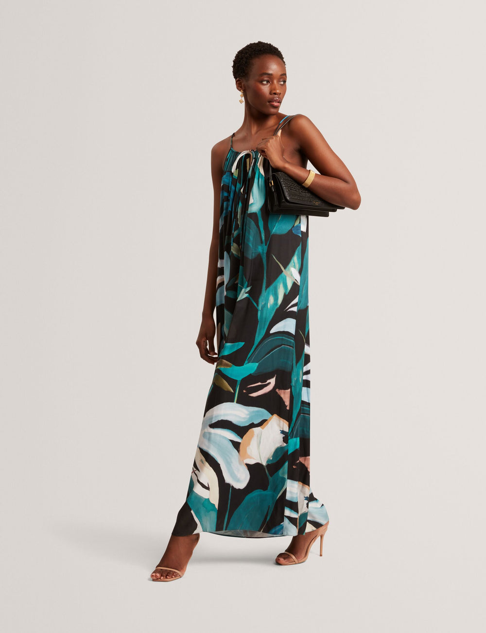 ESKAA | BLACK