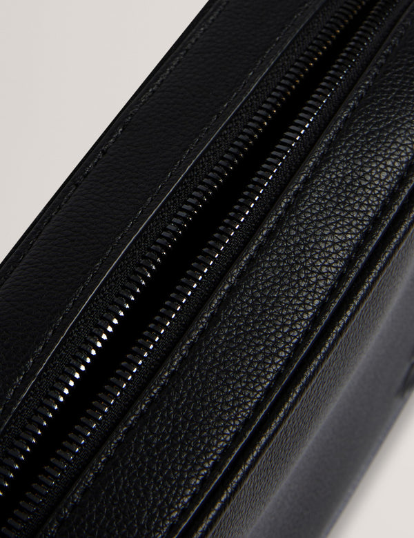 TAIG | BLACK