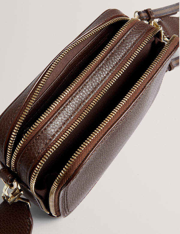 WILLSA | BROWN