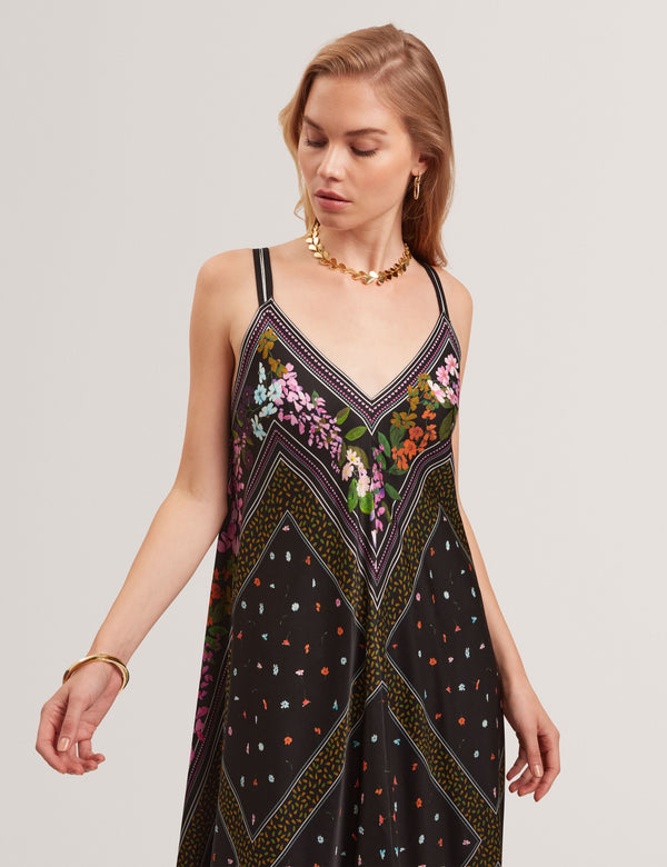 LARIIA | BLACK