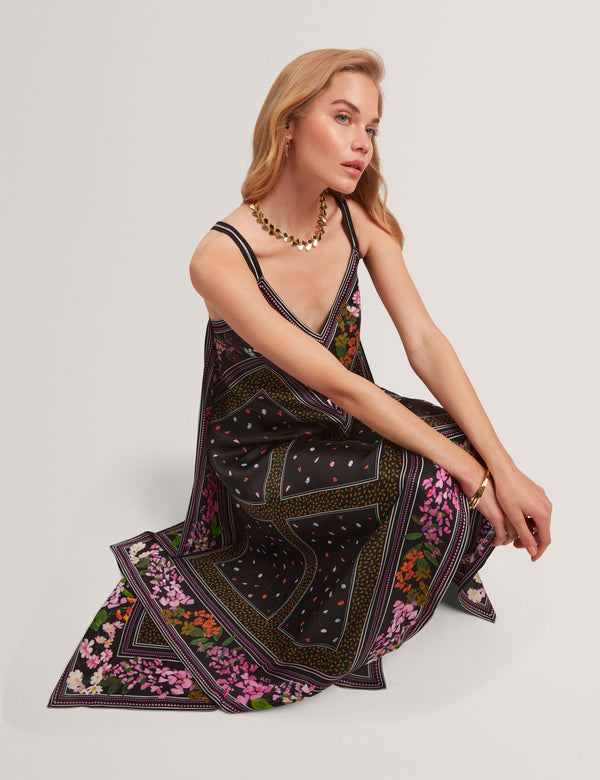 LARIIA | BLACK