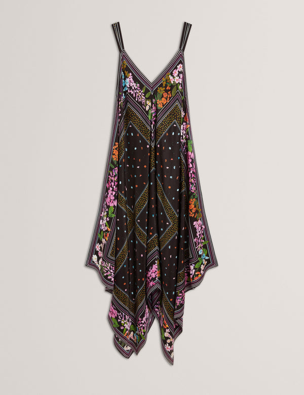 LARIIA | BLACK