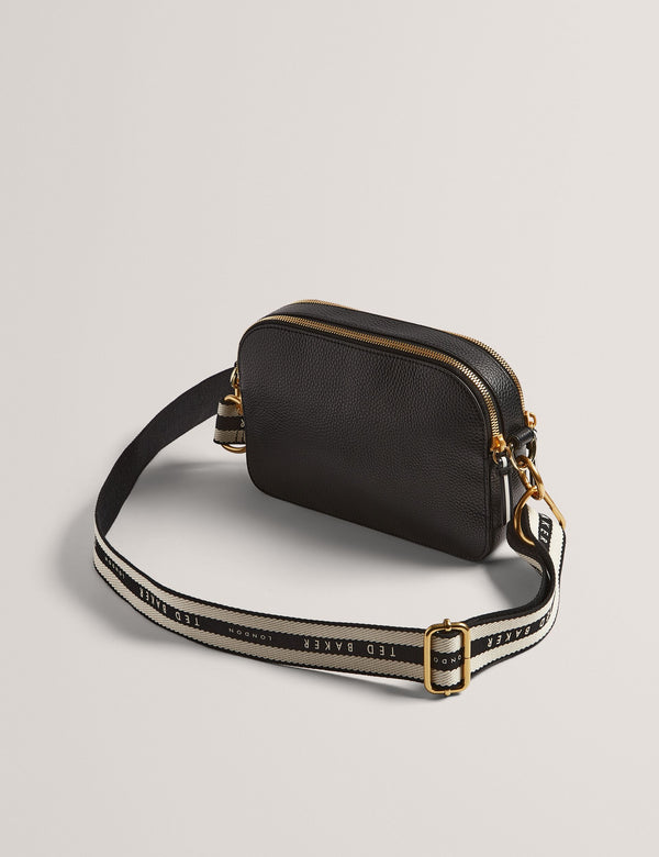 RIVEA | BLACK