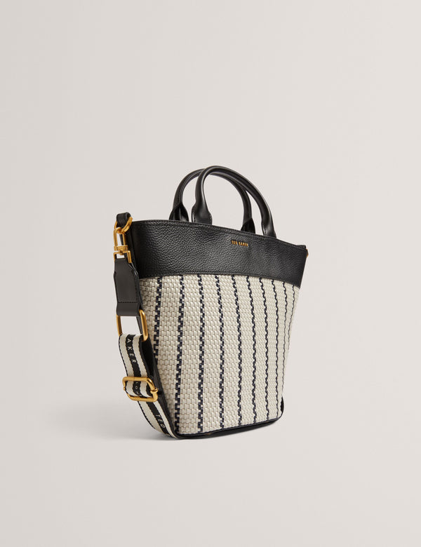 RIVERI | BLACK