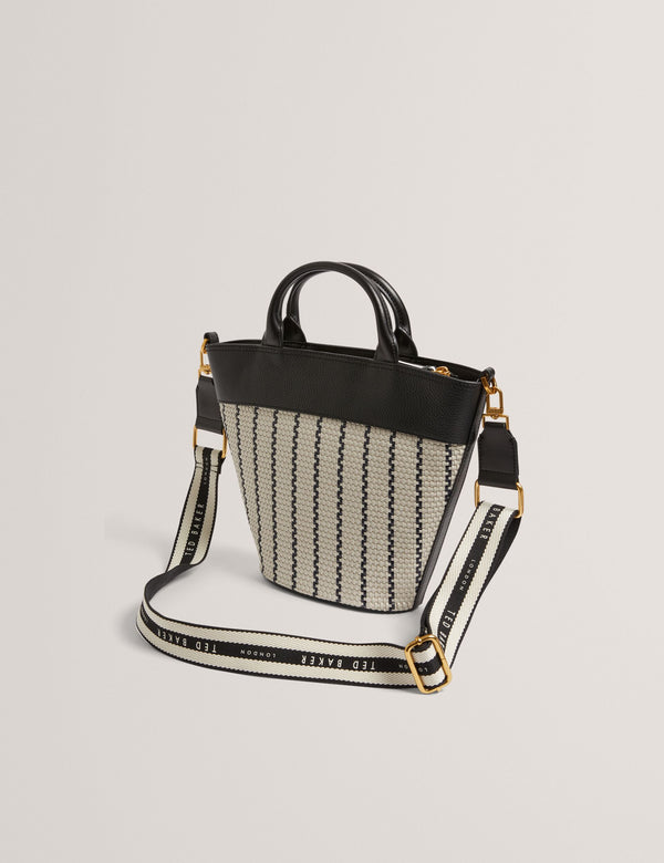 RIVERI | BLACK
