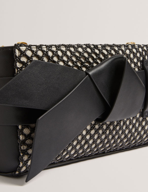 JEESIE | BLACK