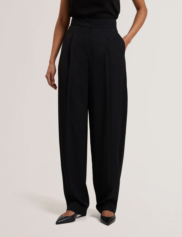 KIOLLI | BLACK