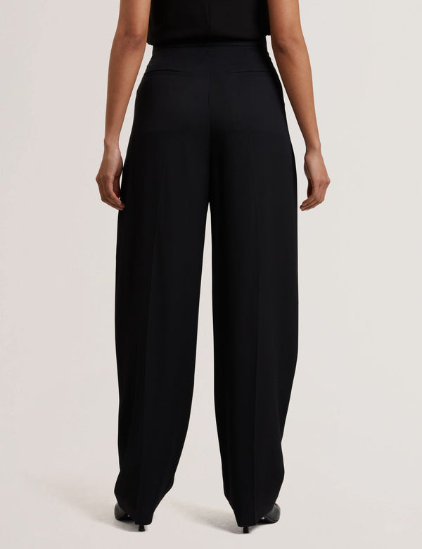 KIOLLI | BLACK