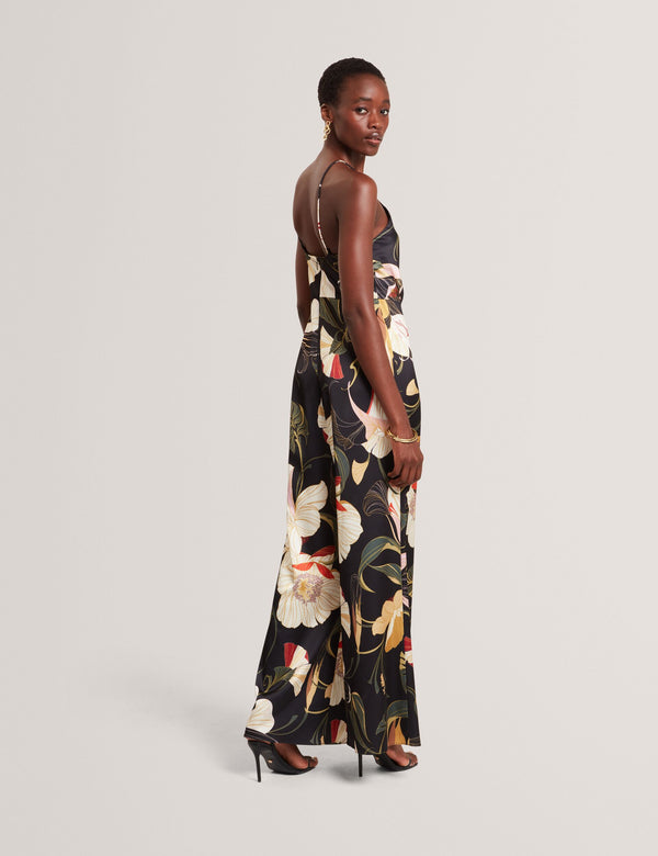 VEHRA | BLACK