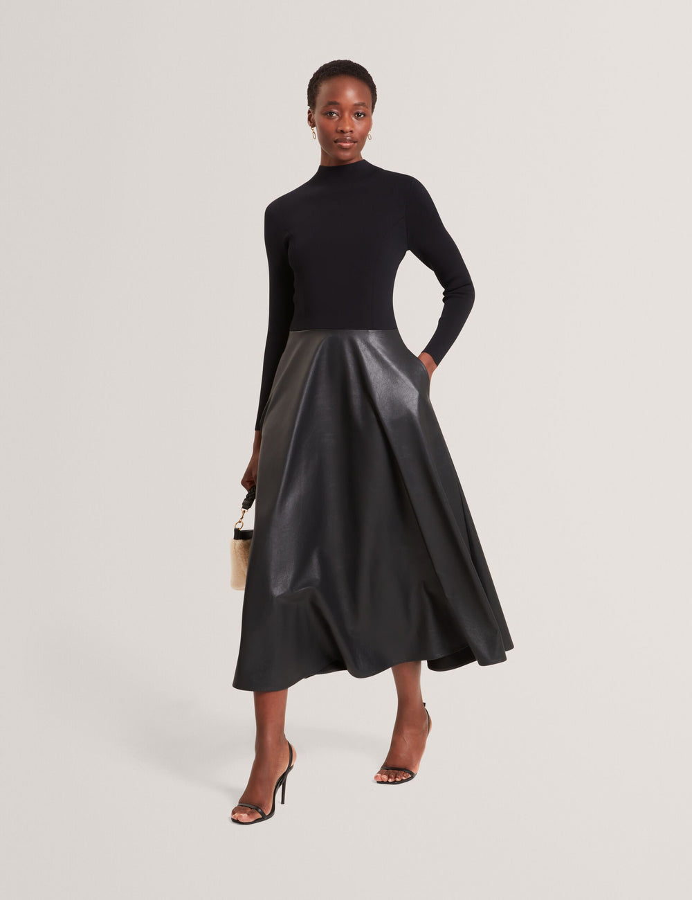 NOVIVA | BLACK