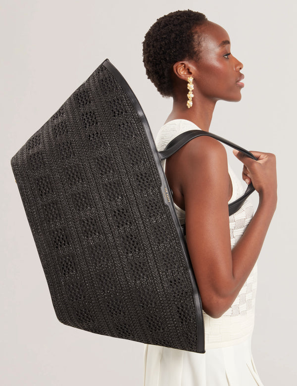 PAMYLAA | BLACK