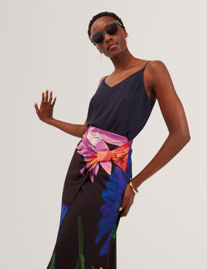 VARNIA | BLACK