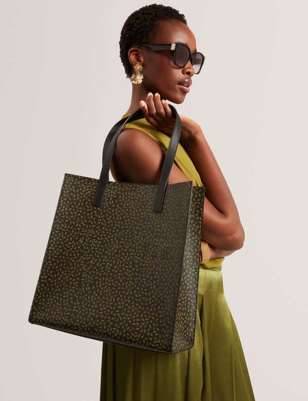 DARSHAY | BLACK