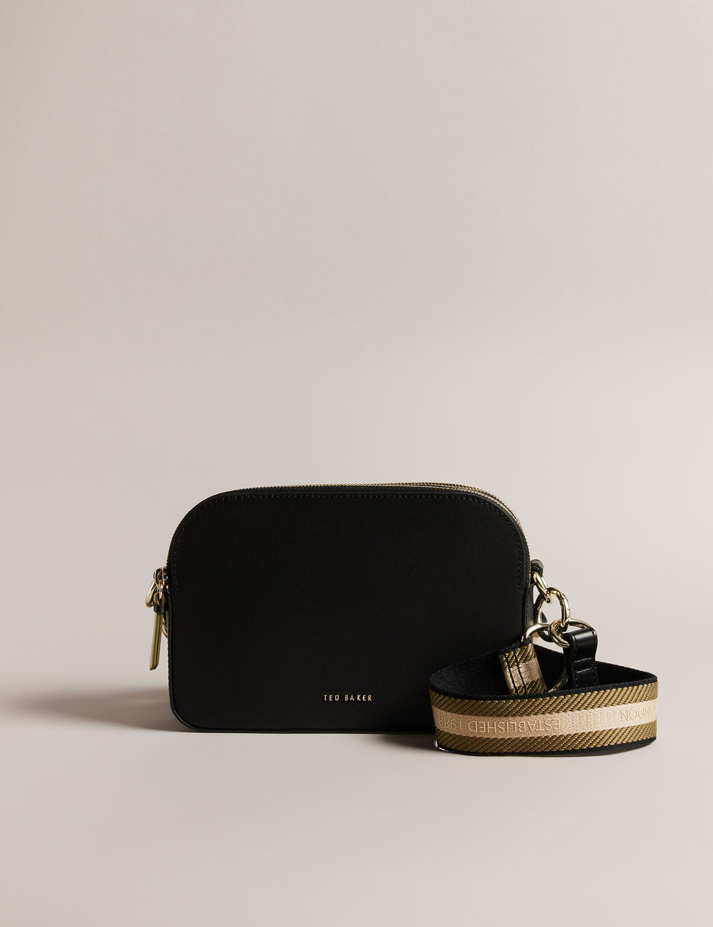 DARCELO | JET BLACK