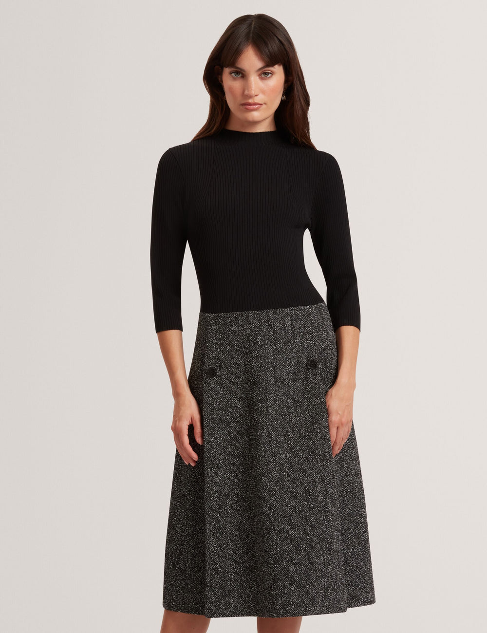 EKAAD | BLACK