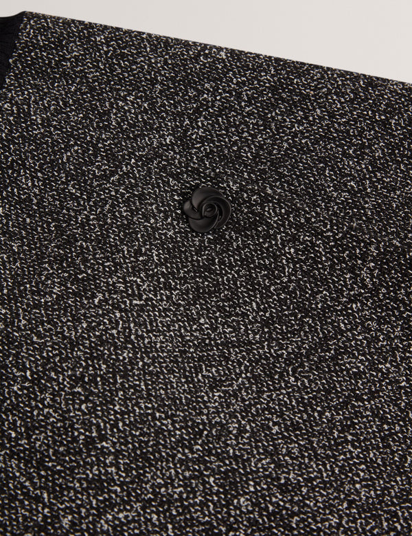 EKAAD | BLACK