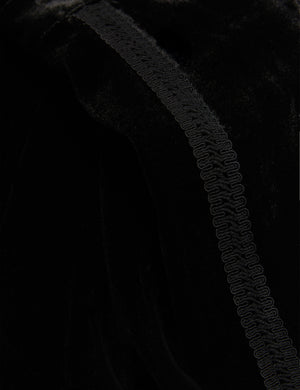 TRAUBE | BLACK