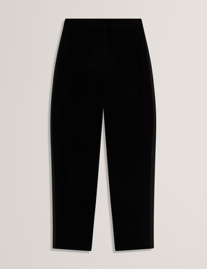 TRAUBE | BLACK