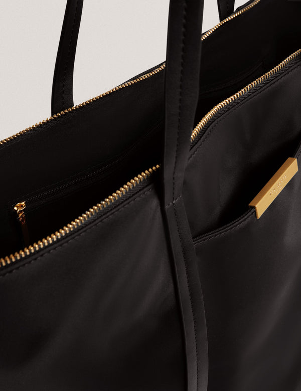 NYKYLA | BLACK
