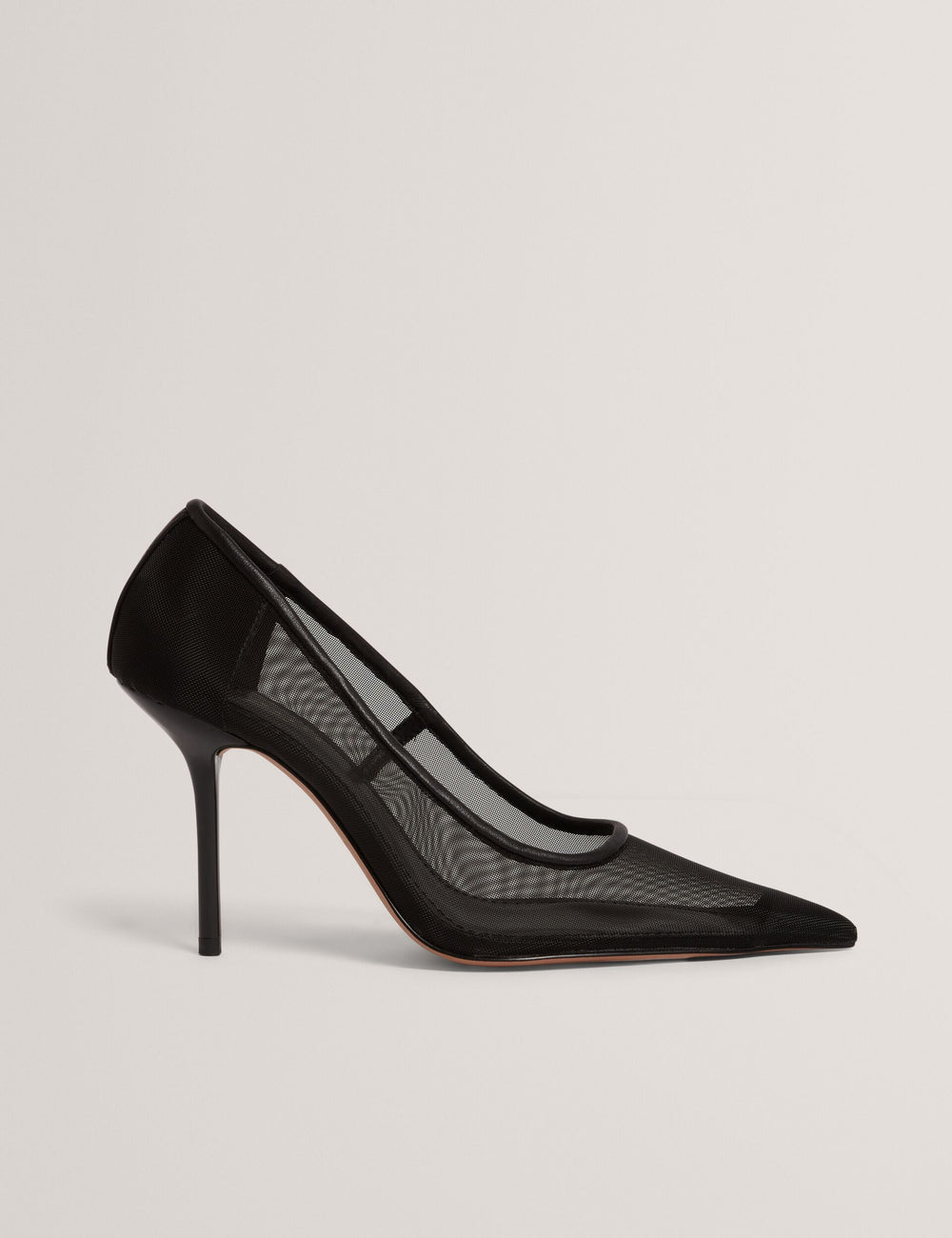 MEGAAN | BLACK