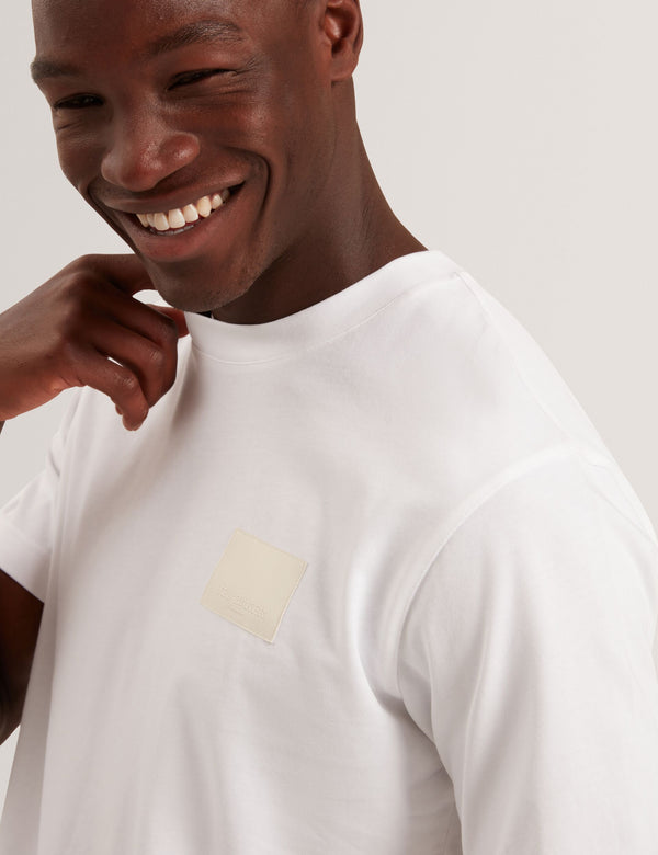 LUCKA | WHITE