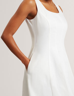 ADDISA | WHITE