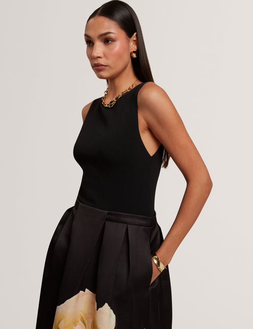 VERINIE | BLACK