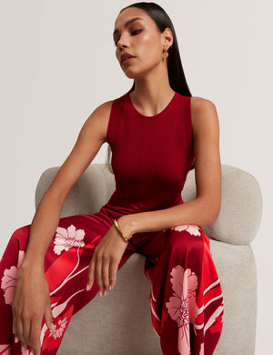 IZENY | DARK RED