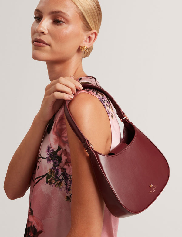 CURLA | DARK RED