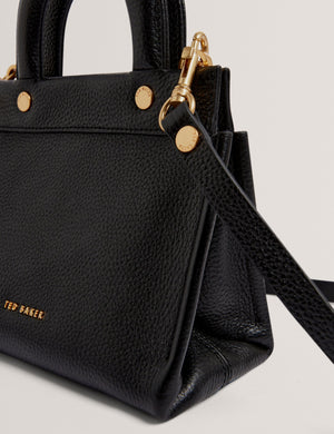 RONIAA | BLACK