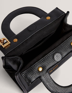 RONIAA | BLACK