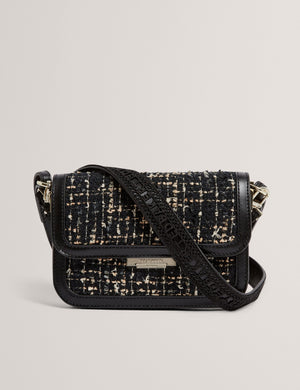 KYRAAA | BLACK
