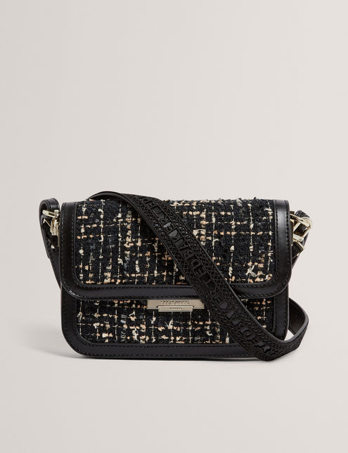 KYRAAA | BLACK