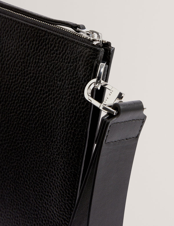 MIKKII | BLACK