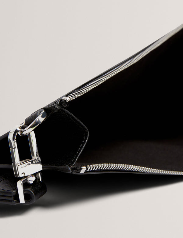 MIKKII | BLACK