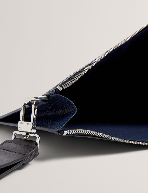 MIKKII | NAVY