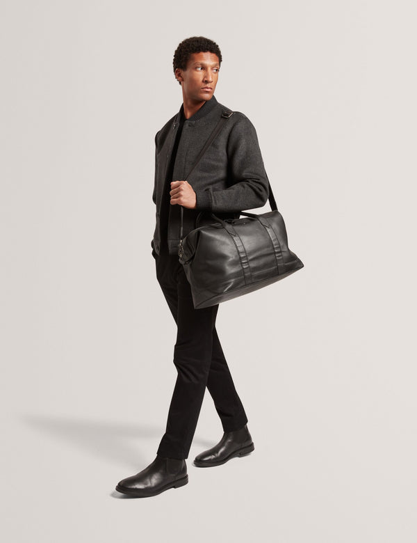 LARRII | BLACK