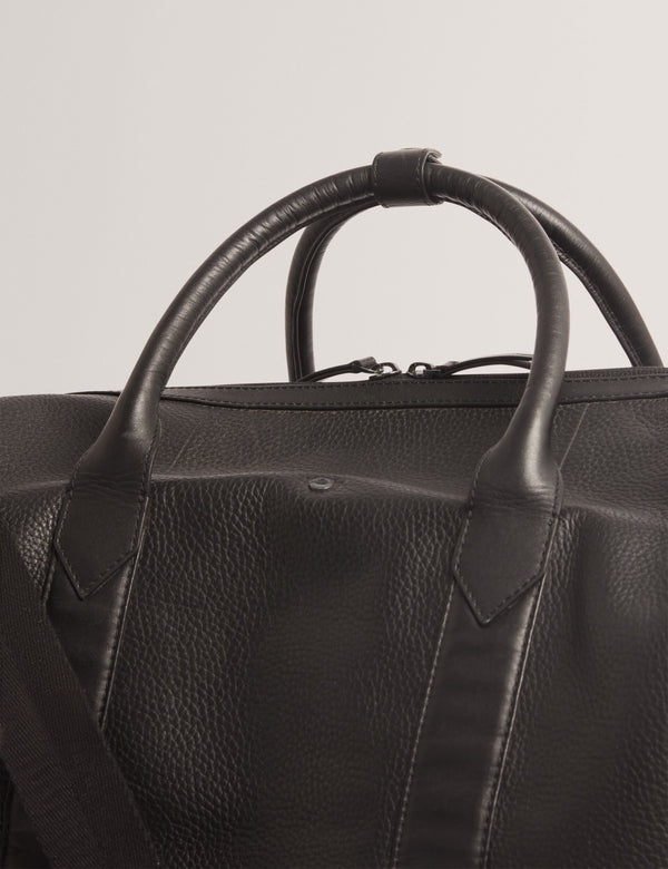 LARRII | BLACK