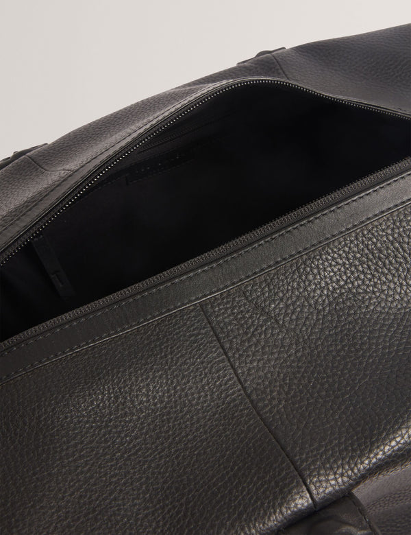 LARRII | BLACK