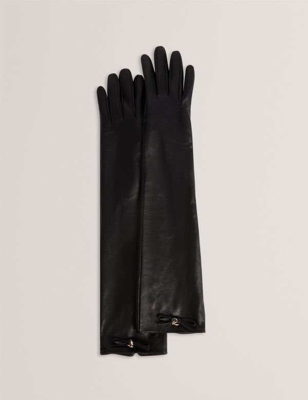 CLAU | BLACK