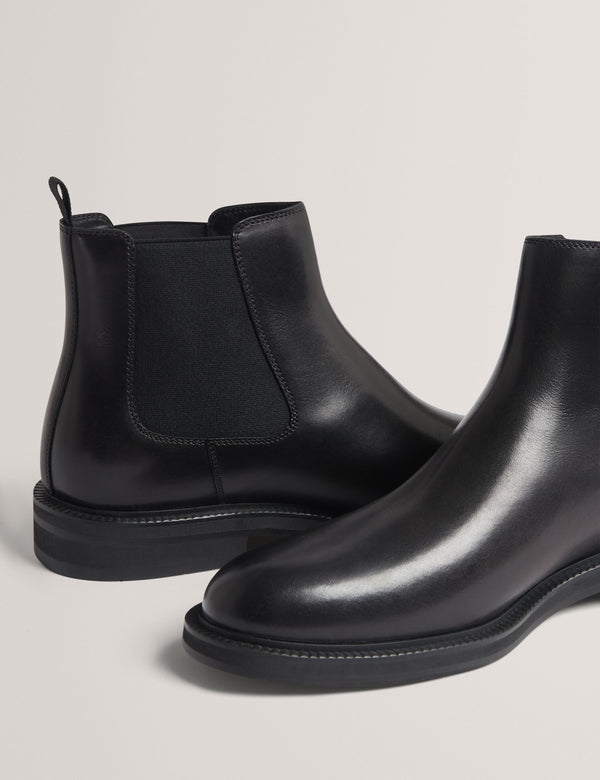TRAVAN | BLACK