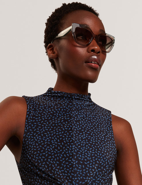 CORAL | PALE BROWN HORN