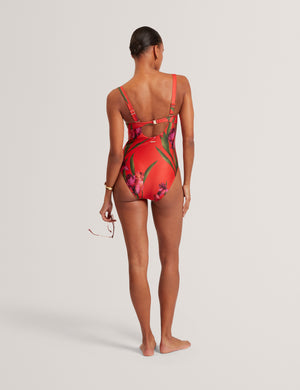 QUWELLA | BRIGHT RED