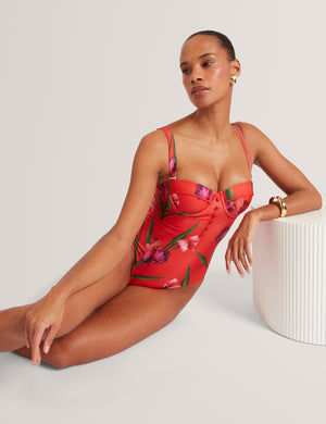 QUWELLA | BRIGHT RED