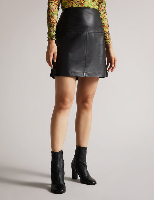 VALIAT | BLACK