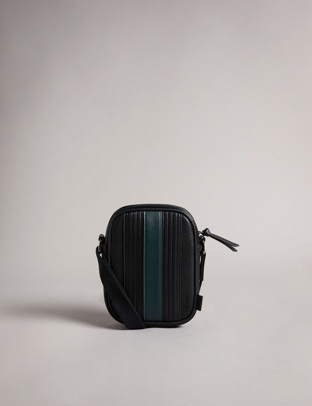 EVVER | BLACK